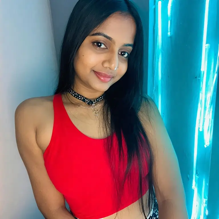 Shreya – Fair Skin, Slim & Playful